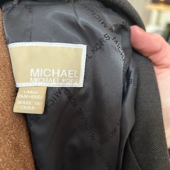 Michael Kors Men’s Double-Breasted Coat – Classic Brown Herringbone Trench, Size - Picture 3 of 4